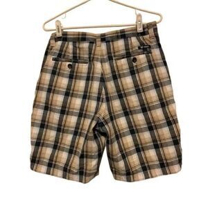 CHAPS SIZE 30 PLAID SHORTS